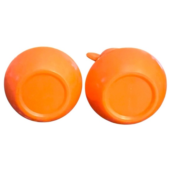 Vintage Cow Salt & Pepper Shaker Set Retro 70s Orange Cream Plastic Retro Kitsch - Picture 4 of 8